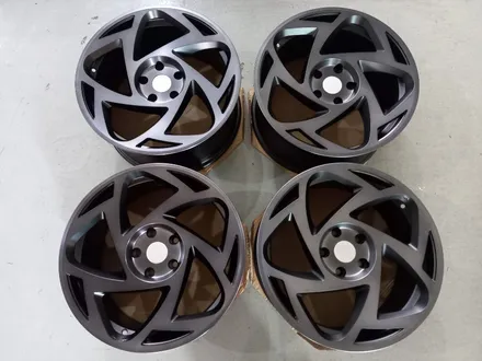 대전 인치업 휠로세움 K5 휠 튜닝 (휴볼트 라디8 radi8 S5 다크미스트 18인치 사제휠) / 대전 중구 안영동