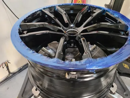 BMW G30 5시리즈 662M 18인치 유광블랙 분체 휠 도장 [대전 휠로세움] / 대전 중구 안영동
