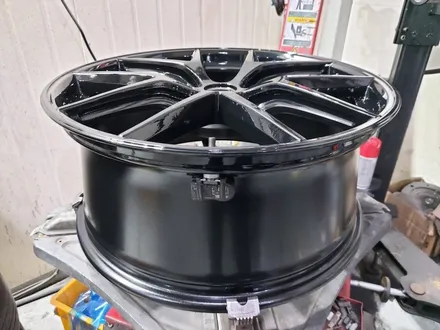 테슬라 모델3 유광블랙 분체도장 대전 휠도색 / BBS CIR 20인치 정품휠 (브릿지스톤 포텐자 아드레날린 RE004 245/35/20 타이어) / 대전 중구 안영동