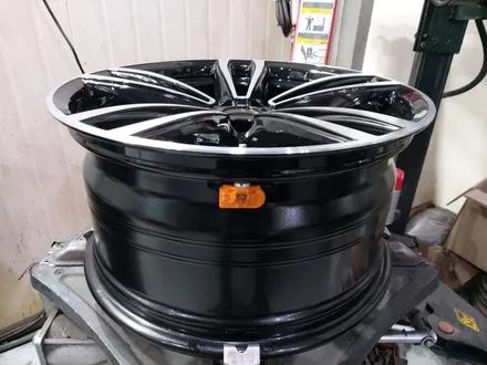 BMW (G11 G12) 7시리즈 647M 19인치 대전 휠복원 및 휠도색 + 우레탄 블루 캘리퍼도색 / 대전 중구 안영동