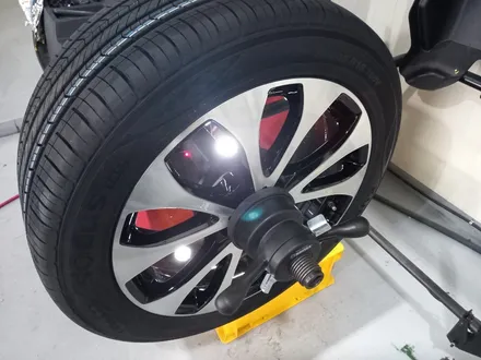 [휠로세움] 벤츠 W213 E클래스 E220d, E300 18인치 순정휠 블랙 투톤 다이아컷팅 휠복원, 분체도장 휠도색 / 대전 중구 안영동
