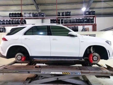 대전 W167 GLE 53 AMG 21인치 유광블랙 휠복원 + 우레탄 레드 캘리퍼도색 / 대전 중구 안영동