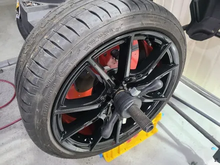제네시스 G70 3.3T 10스포크 19인치 휠복원 및 유광블랙 휠도색 / 대전 중구 안영동