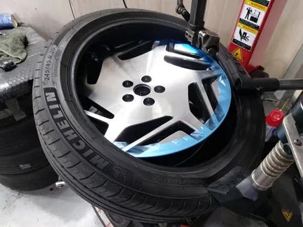 제네시스 RS4 G90 튜닝 휠 교체 (롱베이스 T4235 20인치 신품) 대전 휠로세움 / 대전 중구 안영동