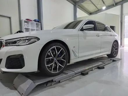 대전 휠 기스 (스크레치) BMW G30 845M 19인치 순정휠 휠복원 [휠로세움] / 대전 중구 안영동