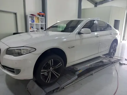 BMW F10 520d 18인치 휠복원 휠수리 (대전 5시리즈 에어로다이나믹 순정휠 중고휠 인치다운) / 대전 중구 안영동