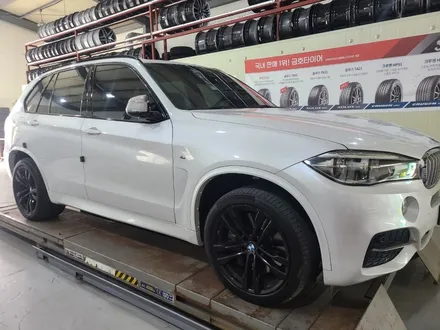 대전 휠로세움 논산 BMW F15 X5 50D 468M 20인치 순정휠 휠복원 (유광블랙), 캘리퍼도색 (블루) / 대전 중구 안영동