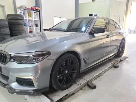 청주 휠복원 BMW G30 5시리즈 19인치 대전 휠로세움 (유광블랙) / 대전 중구 안영동