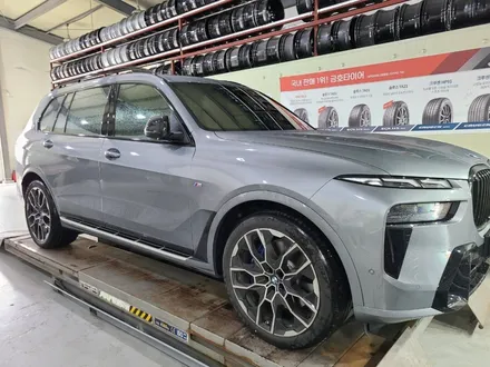 휠복원 휠로세움 - 대전 BMW G07 X7 913M 22인치 유광블랙 휠도색 (크롬죽이기) / 대전 중구 안영동