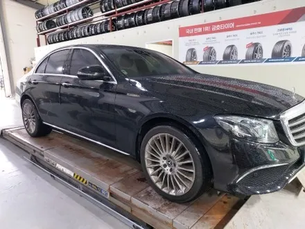 벤츠 W213 E클래스 휠복원 (W222 S350 19인치 유광블랙 휠도색) 대전 휠로세움 / 대전 중구 안영동