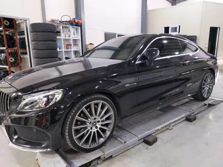 벤츠 W205 C클래스 카브리올레 19인치 AMG 마차 유광블랙 휠도색 대전 휠로세움 / 대전 중구 안영동