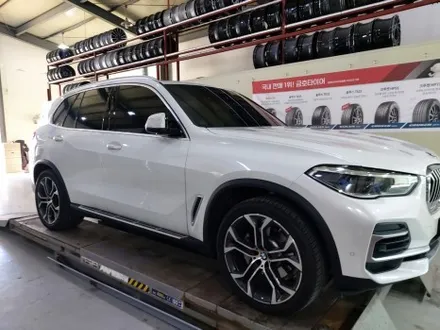 대전 휠로세움 / BMW G05 X5 21인치 유광블랙 분체 휠도색 + 레드 우레탄 캘리퍼도색 / 대전 중구 안영동