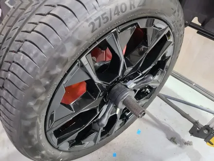 휠복원 휠로세움 - 대전 BMW G07 X7 913M 22인치 유광블랙 휠도색 (크롬죽이기) / 대전 중구 안영동