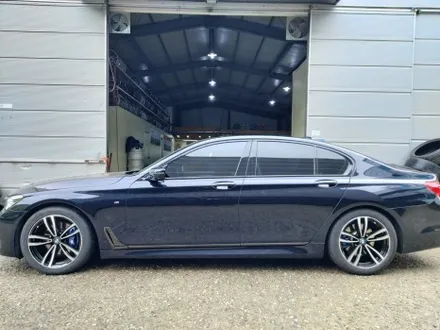BMW (G11 G12) 7시리즈 647M 19인치 대전 휠복원 및 휠도색 + 우레탄 블루 캘리퍼도색 / 대전 중구 안영동