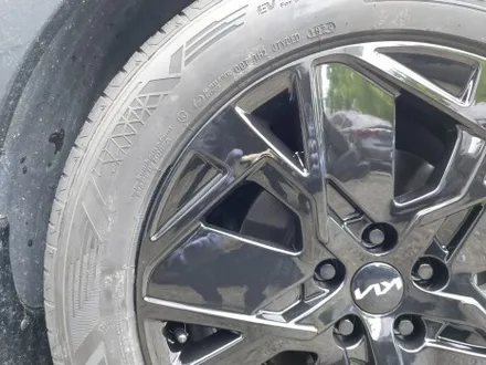 대전 휠도색 쏘렌토 MQ4 19인치 (제네시스 GV60 유광블랙 휠 교체 튜닝) / 대전 중구 안영동