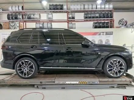 BMW X7 (G07) 915M 22인치 유광블랙 대전 휠도색 (크롬죽이기) / 대전 중구 안영동