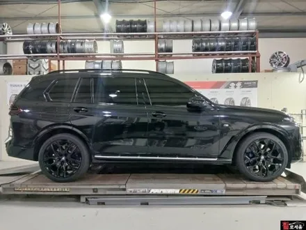 BMW X7 (G07) 915M 22인치 유광블랙 대전 휠도색 (크롬죽이기) / 대전 중구 안영동