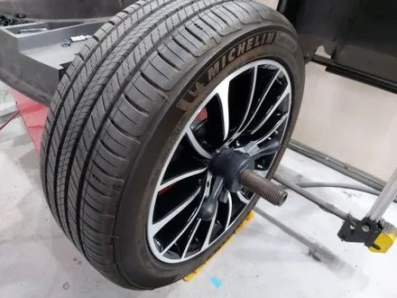 청주 BMW F10 5시리즈 럭셔리 18인치 대전 휠복원 (다이아컷팅 분체도장) / 대전 중구 안영동