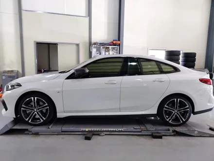 대전 휠복원 휠로세움 - BMW F44 2시리즈 220I 819M 18인치 유광블랙 휠도색 / 대전 중구 안영동