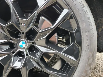 휠복원 휠로세움 - 대전 BMW G07 X7 913M 22인치 유광블랙 휠도색 (크롬죽이기) / 대전 중구 안영동