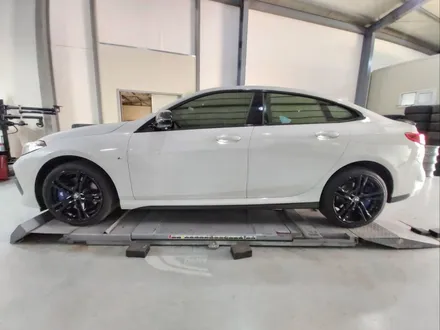 대전 휠복원 휠로세움 - BMW F44 2시리즈 220I 819M 18인치 유광블랙 휠도색 / 대전 중구 안영동