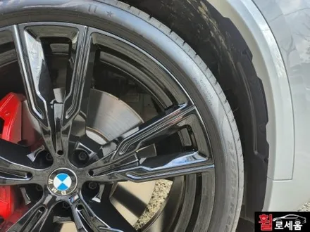BMW G05 X5 60i 747M 22인치 순정휠 하이그로시블랙 분체 휠도색 / 대전 중구 안영동