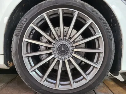 대전 휠복원 휠로세움 - 벤츠 GT43 AMG 20인치 유광블랙 분체 휠도색 + 레드 우레탄 캘리퍼도색 / 대전 중구 안영동