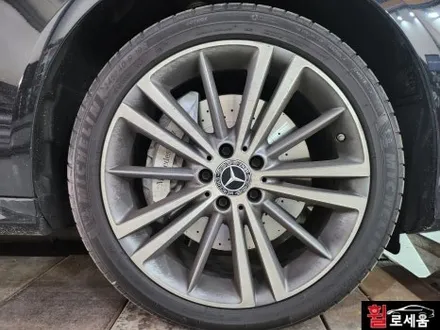 대전 벤츠 W257 CLS 19인치 유광블랙 휠도색 및 레드 캘리퍼도색 / 대전 중구 안영동