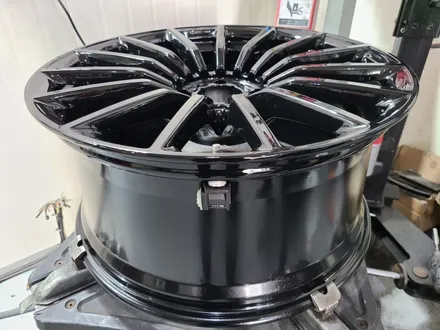 대전 휠복원 휠로세움 - 벤츠 GT43 AMG 20인치 유광블랙 분체 휠도색 + 레드 우레탄 캘리퍼도색 / 대전 중구 안영동