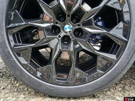 BMW X7 (G07) 915M 22인치 유광블랙 대전 휠도색 (크롬죽이기) / 대전 중구 안영동