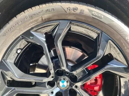 대전 휠로세움 / BMW G05 X5 21인치 유광블랙 분체 휠도색 + 레드 우레탄 캘리퍼도색 / 대전 중구 안영동