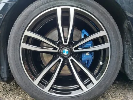 BMW (G11 G12) 7시리즈 647M 19인치 대전 휠복원 및 휠도색 + 우레탄 블루 캘리퍼도색 / 대전 중구 안영동