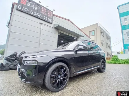 BMW X7 (G07) 915M 22인치 유광블랙 대전 휠도색 (크롬죽이기) / 대전 중구 안영동