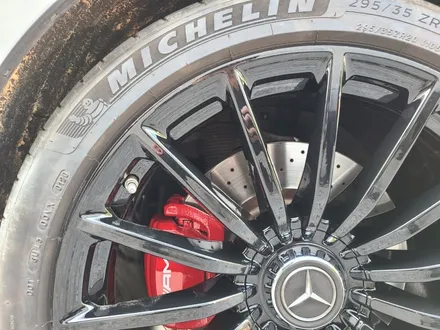 대전 휠복원 휠로세움 - 벤츠 GT43 AMG 20인치 유광블랙 분체 휠도색 + 레드 우레탄 캘리퍼도색 / 대전 중구 안영동