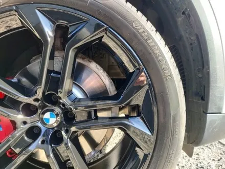 대전 휠로세움 / BMW G05 X5 21인치 유광블랙 분체 휠도색 + 레드 우레탄 캘리퍼도색 / 대전 중구 안영동