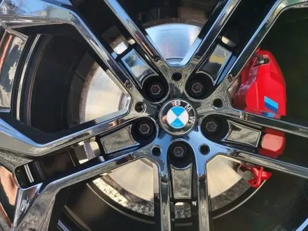 대전 휠로세움 / BMW G05 X5 21인치 유광블랙 분체 휠도색 + 레드 우레탄 캘리퍼도색 / 대전 중구 안영동