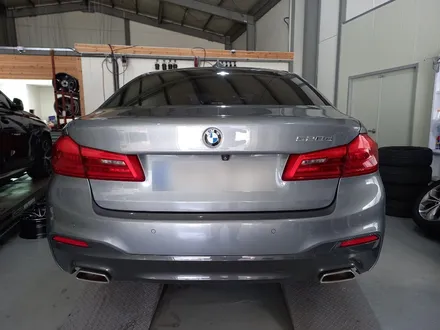 BMW G30 5시리즈 662M 18인치 대전 휠수리 (블랙 다이아컷팅 휠복원) / 대전 중구 안영동