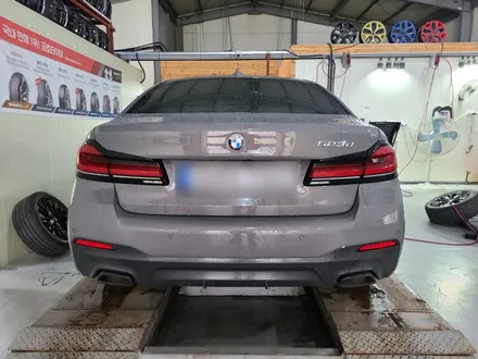 BMW G30 5시리즈 대전 휠복원 휠로세움 662M 18인치 유광블랙 휠도색 / 대전 중구 안영동