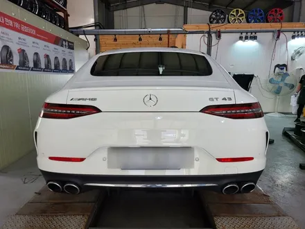대전 휠복원 휠로세움 - 벤츠 GT43 AMG 20인치 유광블랙 분체 휠도색 + 레드 우레탄 캘리퍼도색 / 대전 중구 안영동