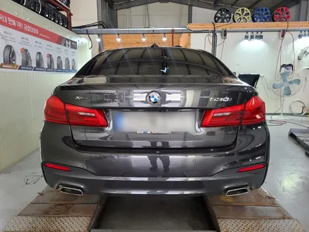 대전 휠복원 휠로세움 - 경북 칠곡 BMW 5시리즈 530I 662M 18인치 고스트크롬 휠도색 / 대전 중구 안영동