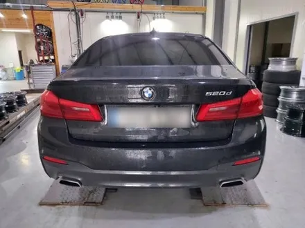 대전 휠복원 휠도색 NO.1 휠로세움 / BMW G30 5시리즈 M패키지 662M 18인치 (유광블랙) / 대전 중구 안영동