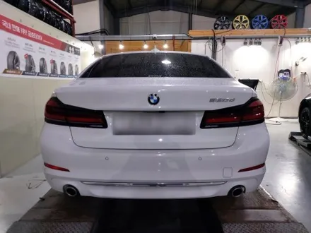 청주 BMW G30 5시리즈 럭셔리 블랙 투톤 다이아컷팅 - 대전 휠복원 휠도색 / 대전 중구 안영동