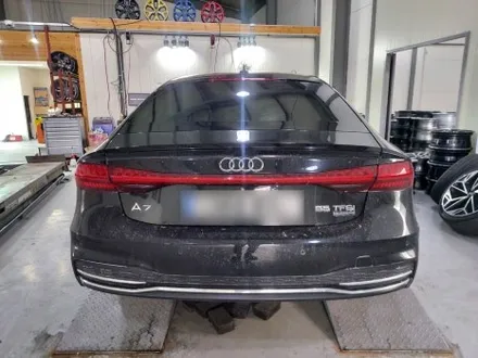 아우디 A7 20인치 블랙 투톤 다이아컷팅 대전 휠복원 + 레드 우레탄 캘리퍼도색 (벤투스 S1 EVO Z AS 255/40/20 타이어교체) / 대전 중구 안영동