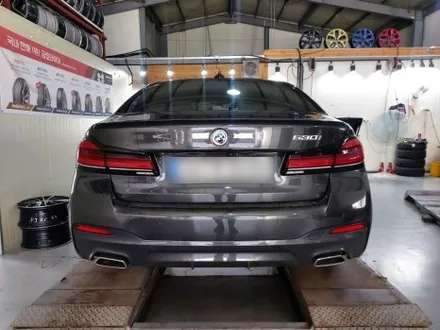 BMW G30 5시리즈 M패키지 845M 19인치 순정휠 고스트크롬 휠도색 / 대전 중구 안영동