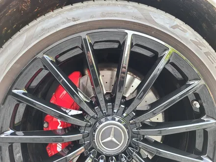 대전 휠복원 휠로세움 - 벤츠 GT43 AMG 20인치 유광블랙 분체 휠도색 + 레드 우레탄 캘리퍼도색 / 대전 중구 안영동