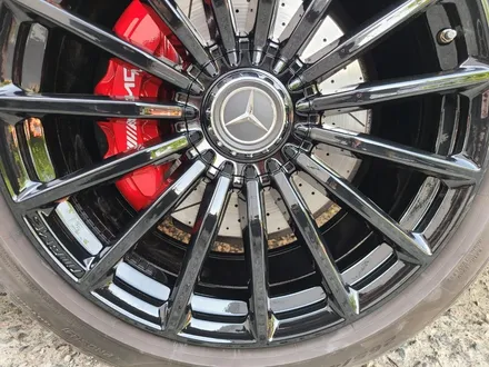 대전 휠복원 휠로세움 - 벤츠 GT43 AMG 20인치 유광블랙 분체 휠도색 + 레드 우레탄 캘리퍼도색 / 대전 중구 안영동
