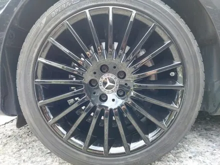 벤츠 W213 E클래스 휠복원 (W222 S350 19인치 유광블랙 휠도색) 대전 휠로세움 / 대전 중구 안영동