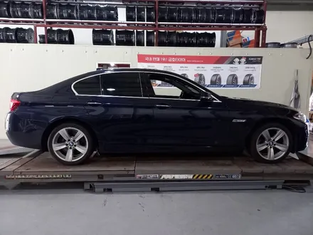 BMW F10 5시리즈 럭셔리 18인치 청주 휠복원, 대전 휠도색 (고스트크롬) / 대전 중구 안영동