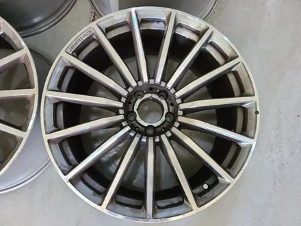 대전 휠복원 휠로세움 - 벤츠 GT43 AMG 20인치 유광블랙 분체 휠도색 + 레드 우레탄 캘리퍼도색 / 대전 중구 안영동