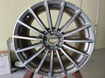 대전 휠복원 휠로세움 - 벤츠 GT43 AMG 20인치 유광블랙 분체 휠도색 + 레드 우레탄 캘리퍼도색 / 대전 중구 안영동